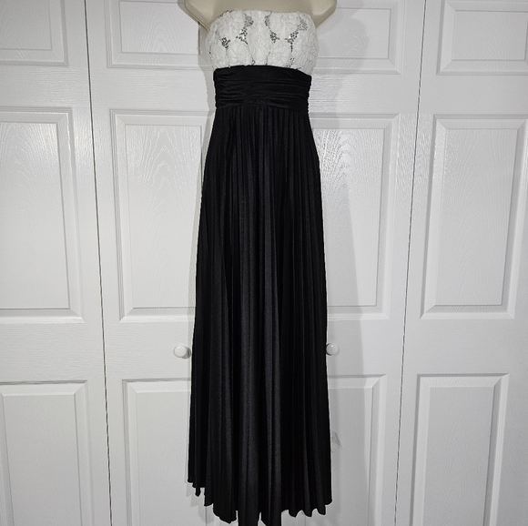 Speckless Black Formal Black Gown Sequened Floral Strapless - Picture 1 of 6